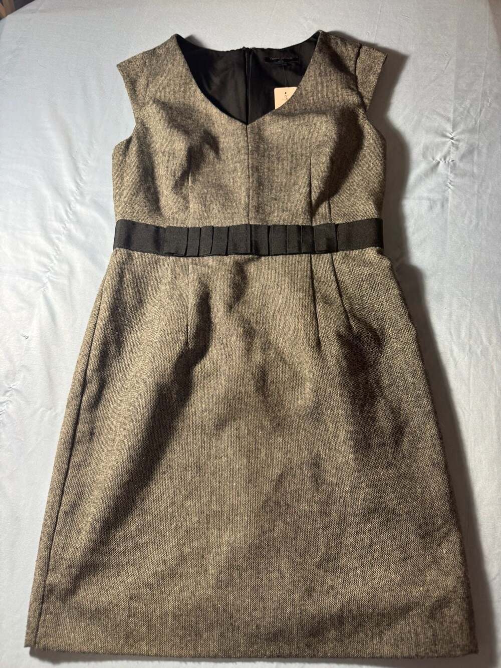 Banana Republic Gray Tweed V-Neck Sheath Dress Size 8P broken zipper